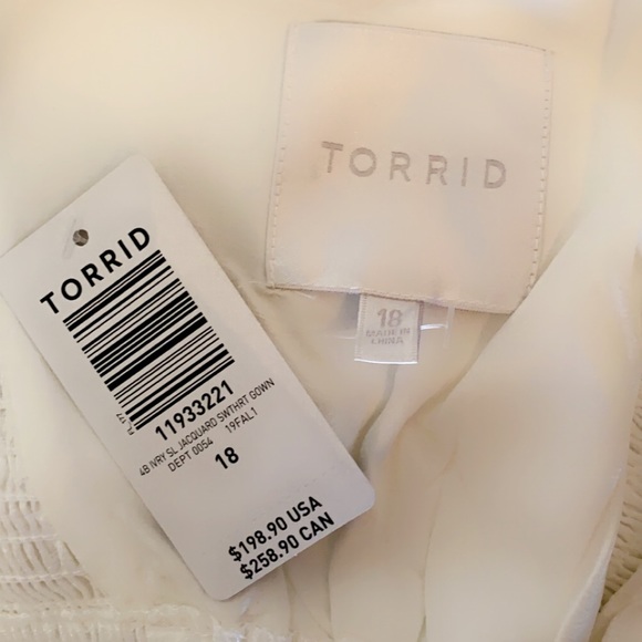 Special Occasion Ivory Jacquard Sweetheart Gown - Picture 5 of 5